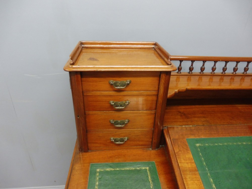 VICTORIAN MAHOGANY DESK View VII