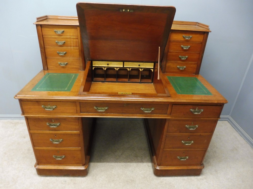 VICTORIAN MAHOGANY DESK View XI