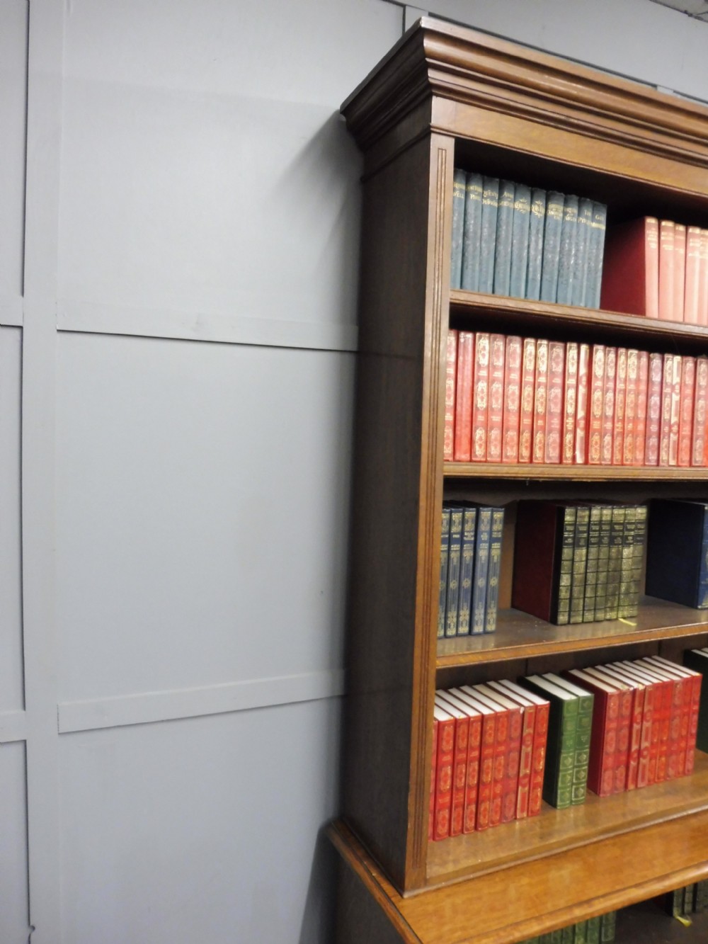 TALL LATE VICTORIAN GOLDEN OAK OPEN BOOKCASE  View VIII