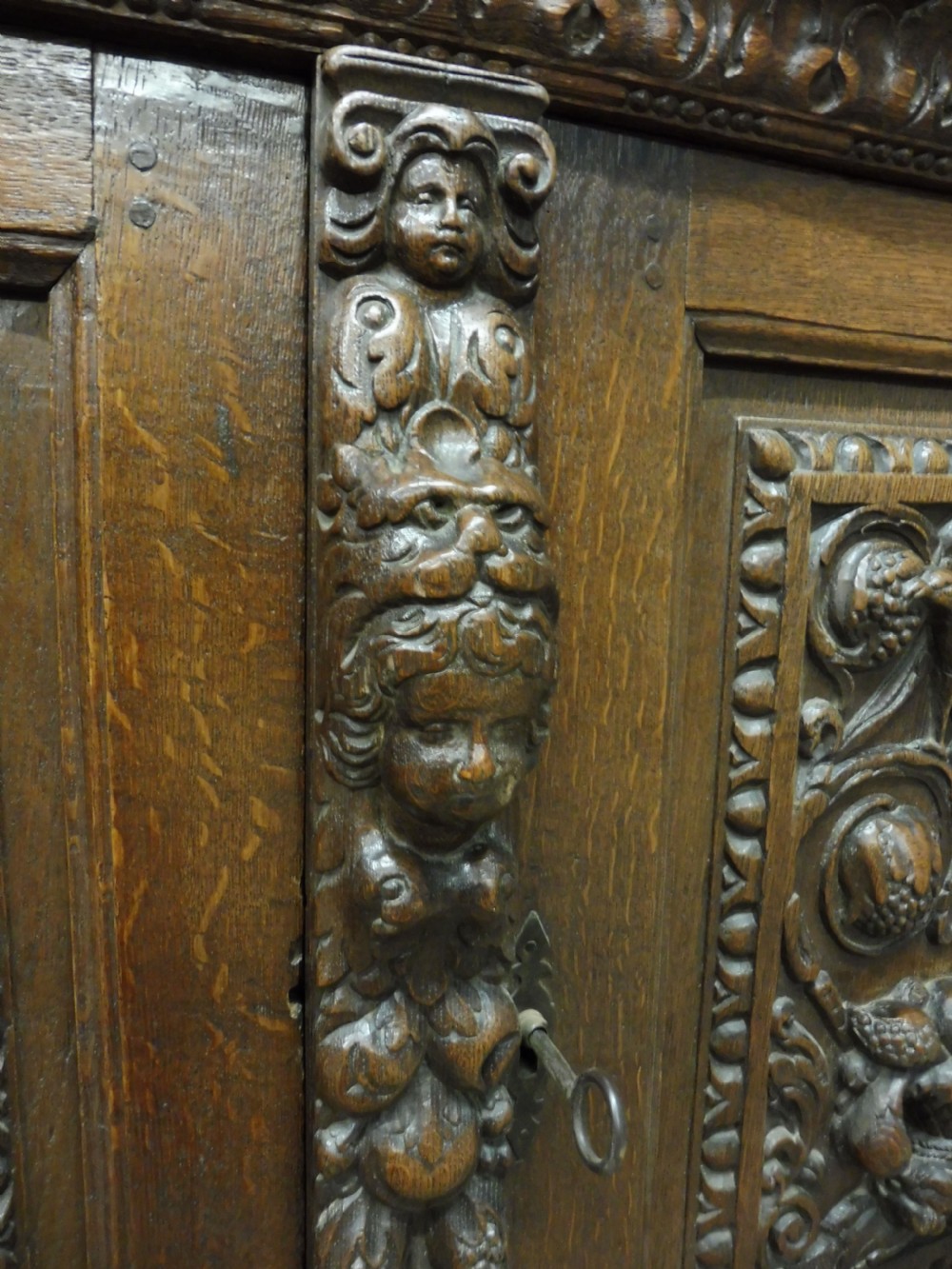 VICTORIAN CARVED OAK BOOKCASE View V