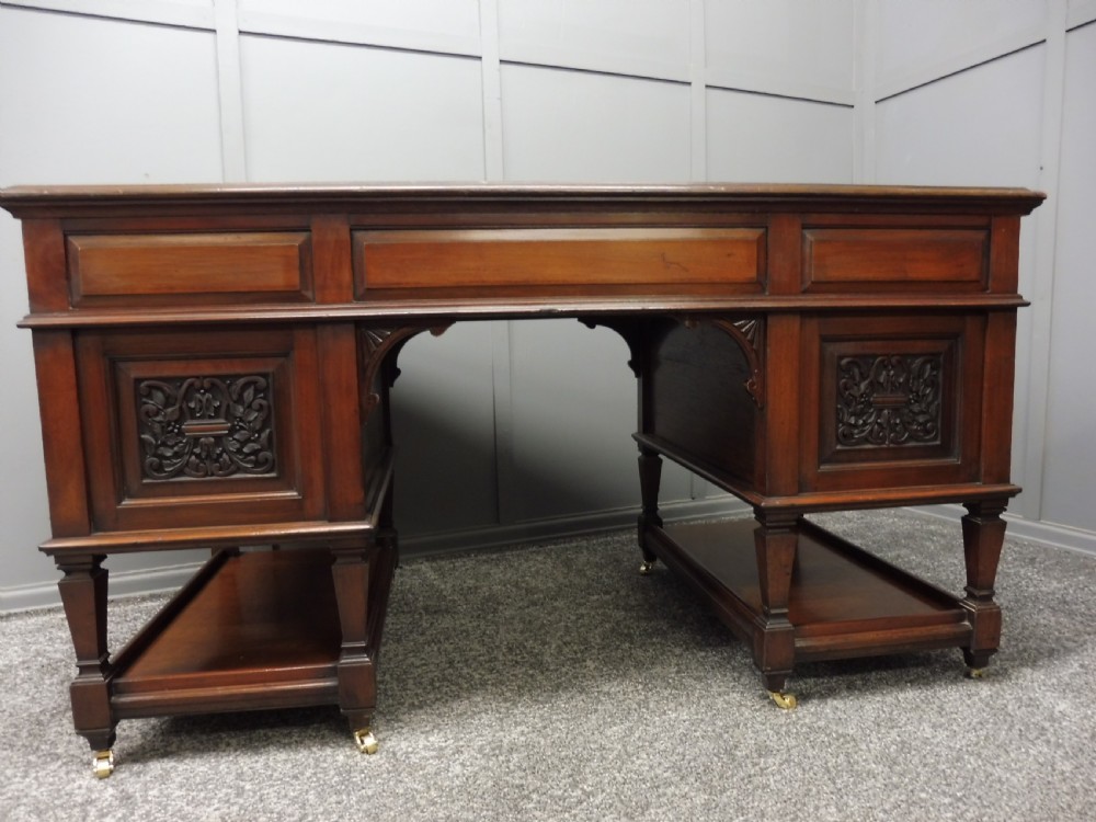 LATE VICTORIAN WALNUT DESK View X