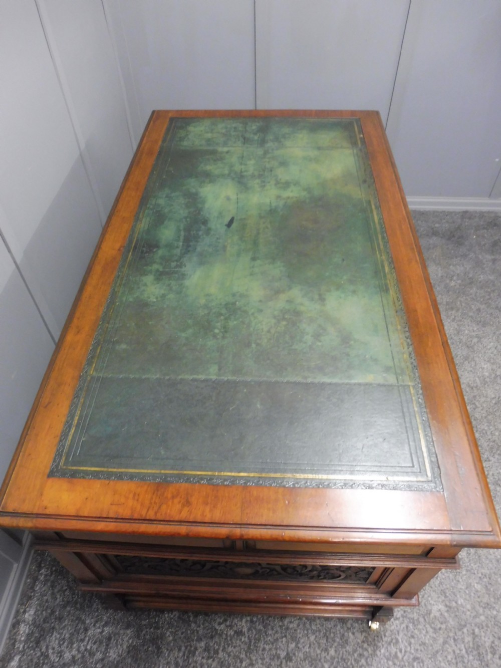 LATE VICTORIAN WALNUT DESK View XIII
