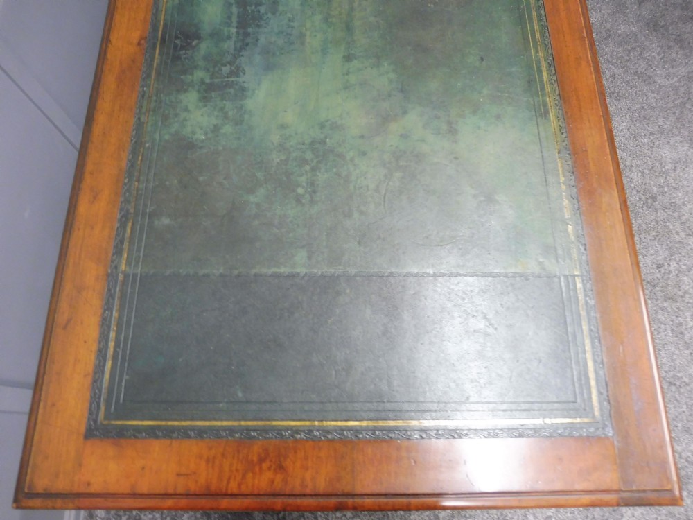 LATE VICTORIAN WALNUT DESK View XIV