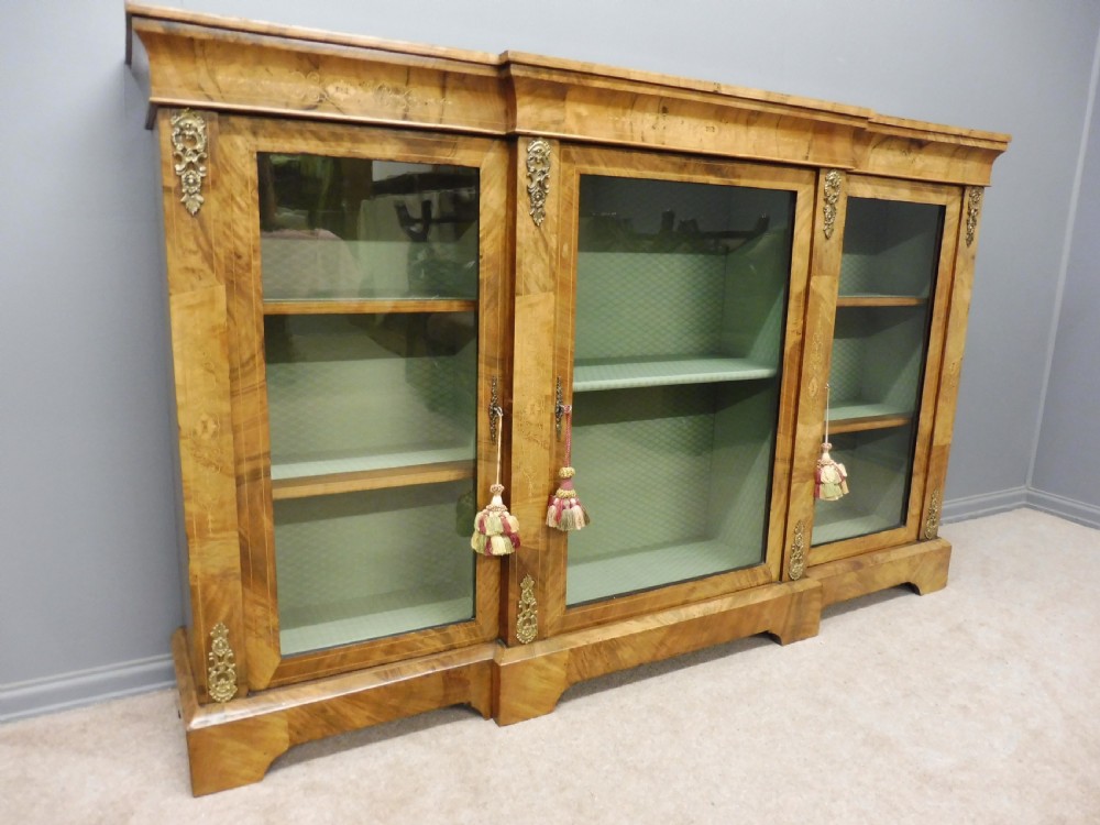 VICTORIAN WALNUT BREAKFRONT BOOKCASE View II