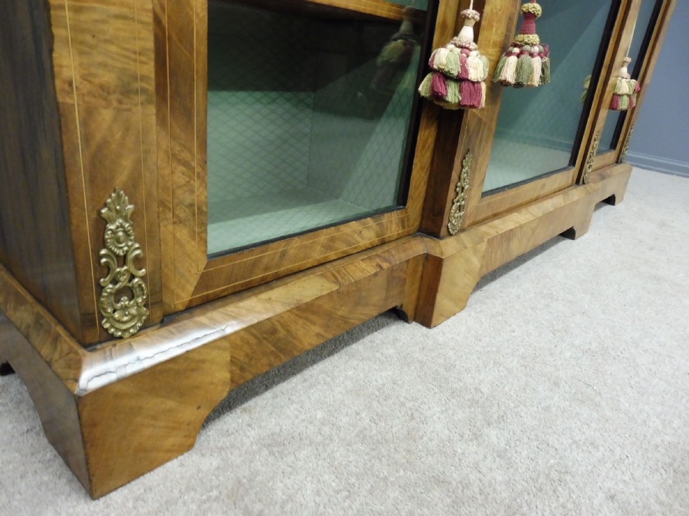 VICTORIAN WALNUT BREAKFRONT BOOKCASE View X