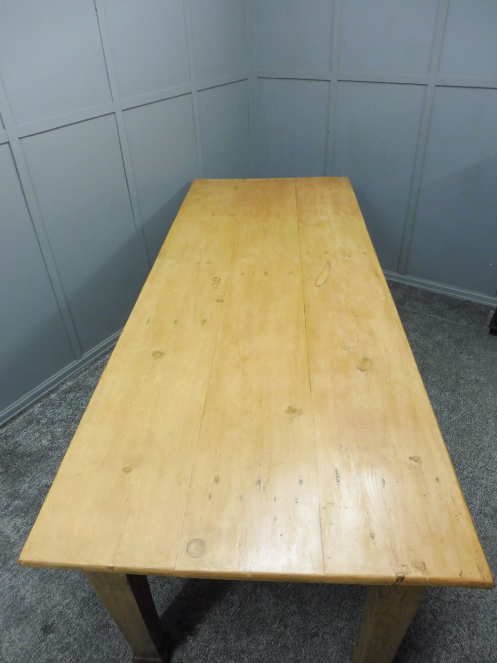 LARGE EDWARDIAN PINE FARMHOUSE TABLE View IV