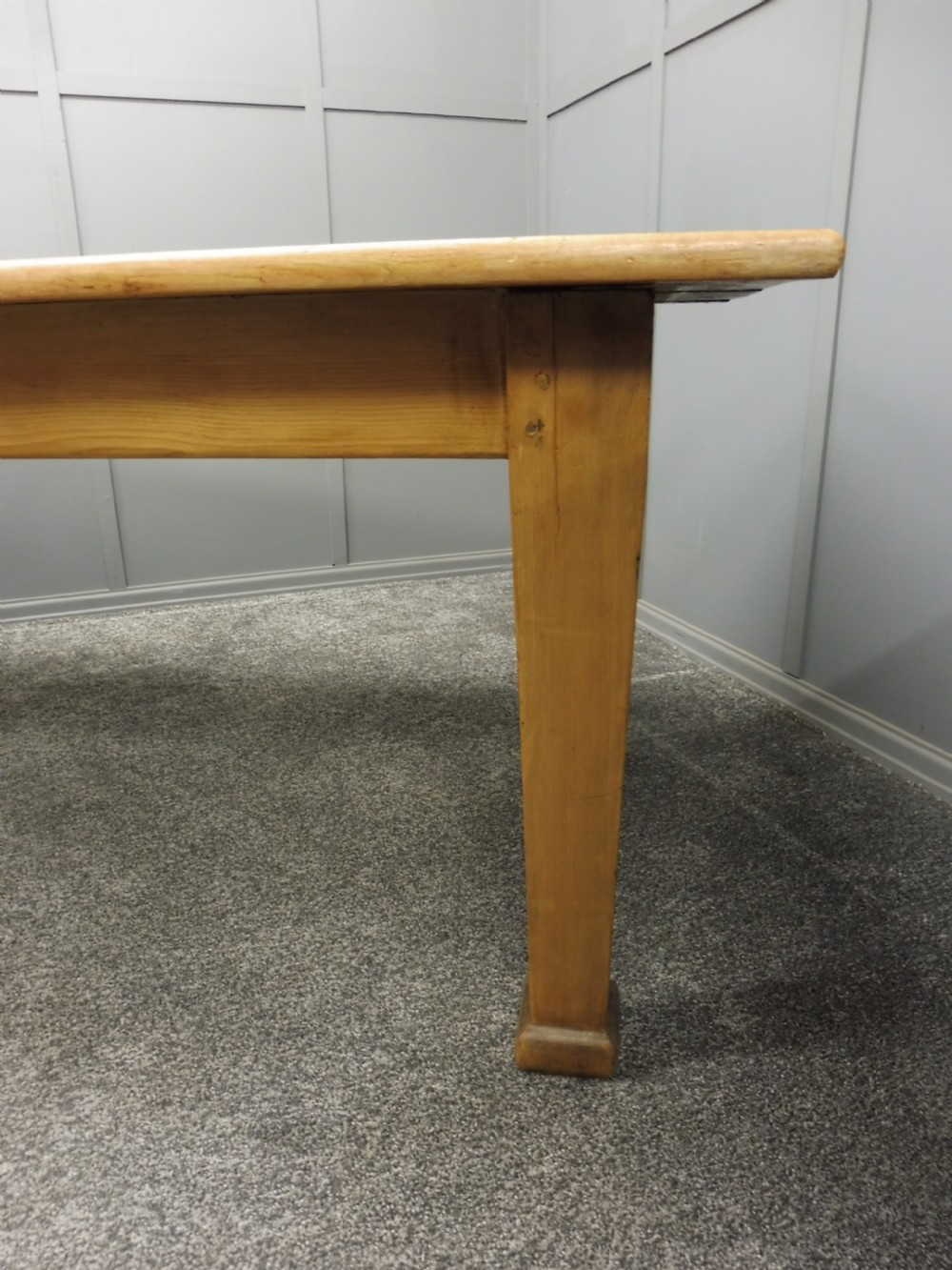 LARGE EDWARDIAN PINE FARMHOUSE TABLE View XI