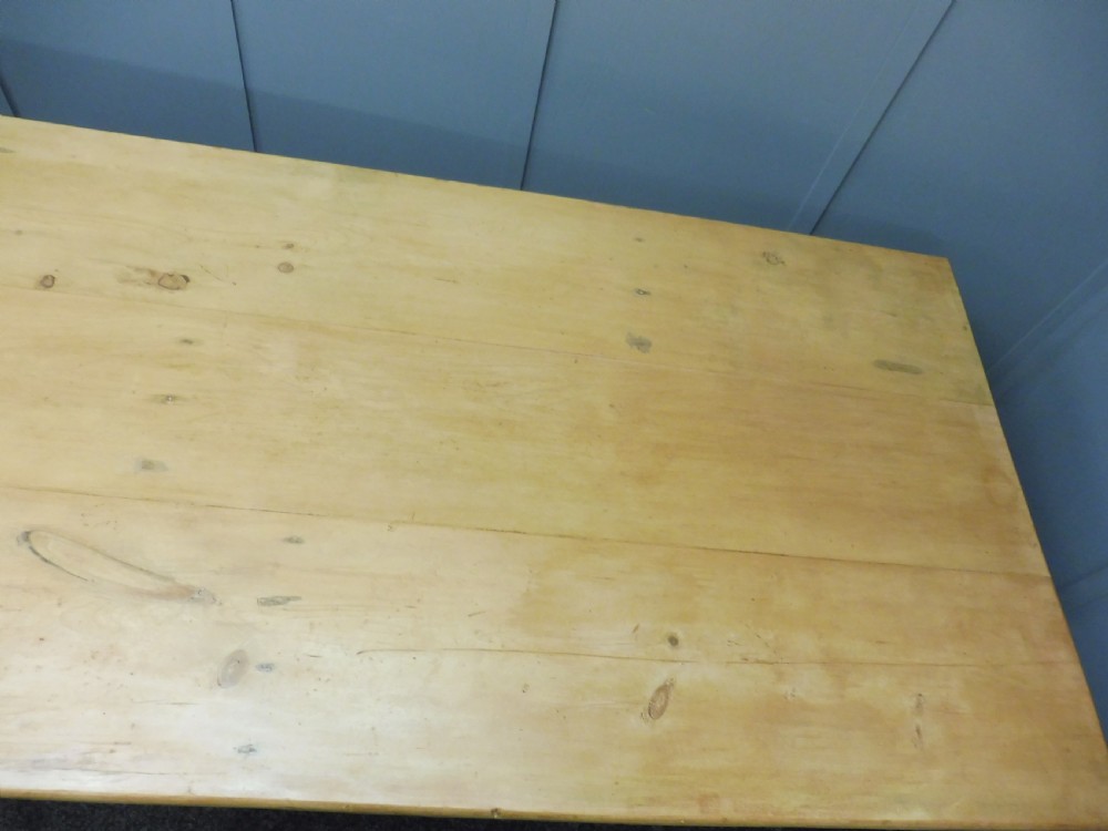 LARGE EDWARDIAN PINE FARMHOUSE TABLE View XIV