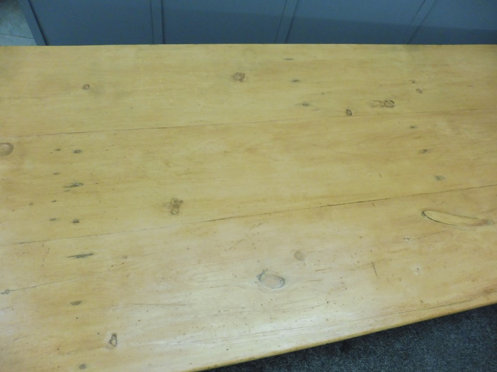LARGE EDWARDIAN PINE FARMHOUSE TABLE View XV