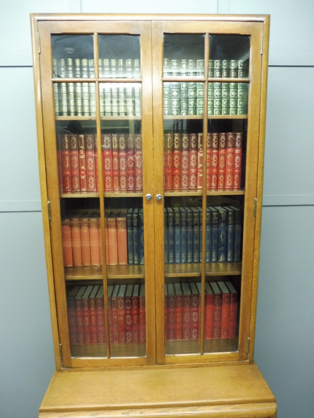 OAK ART DECO BOOKCASE CIRCA 1930 View V
