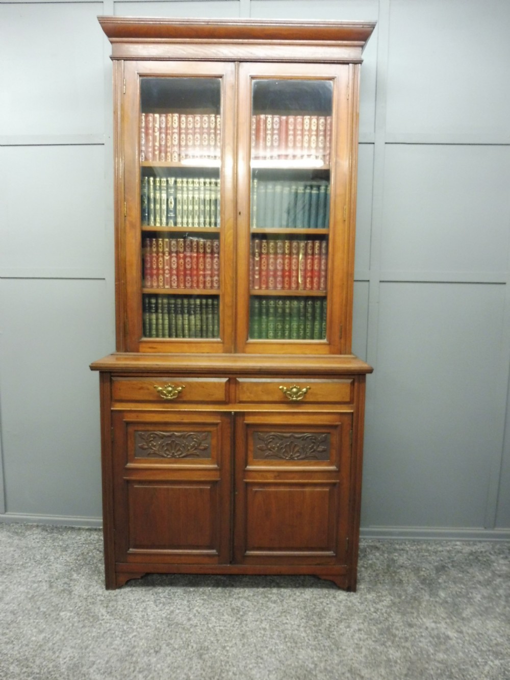 VICTORIAN WALNUT CABINET BOOKCASE View III