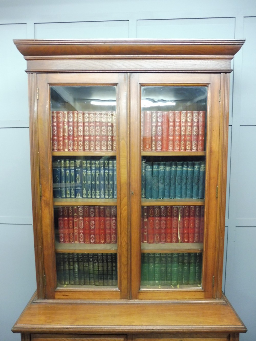 VICTORIAN WALNUT CABINET BOOKCASE View IV