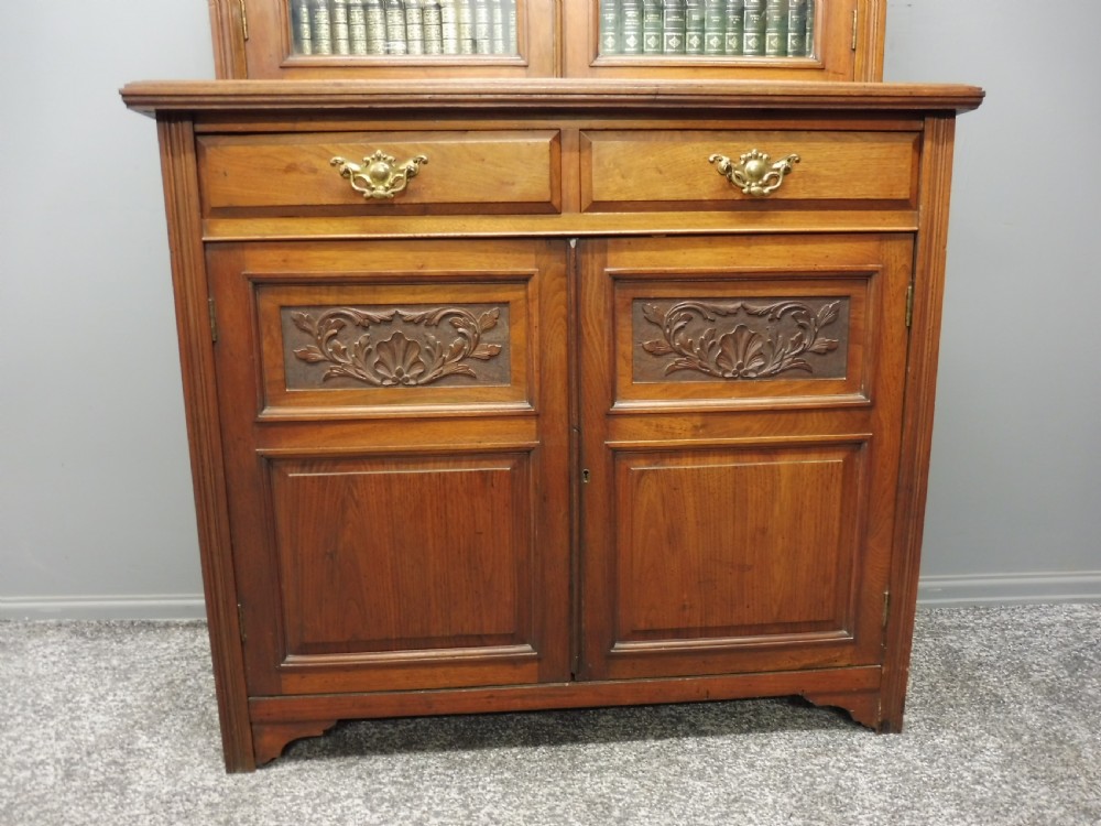 VICTORIAN WALNUT CABINET BOOKCASE View V