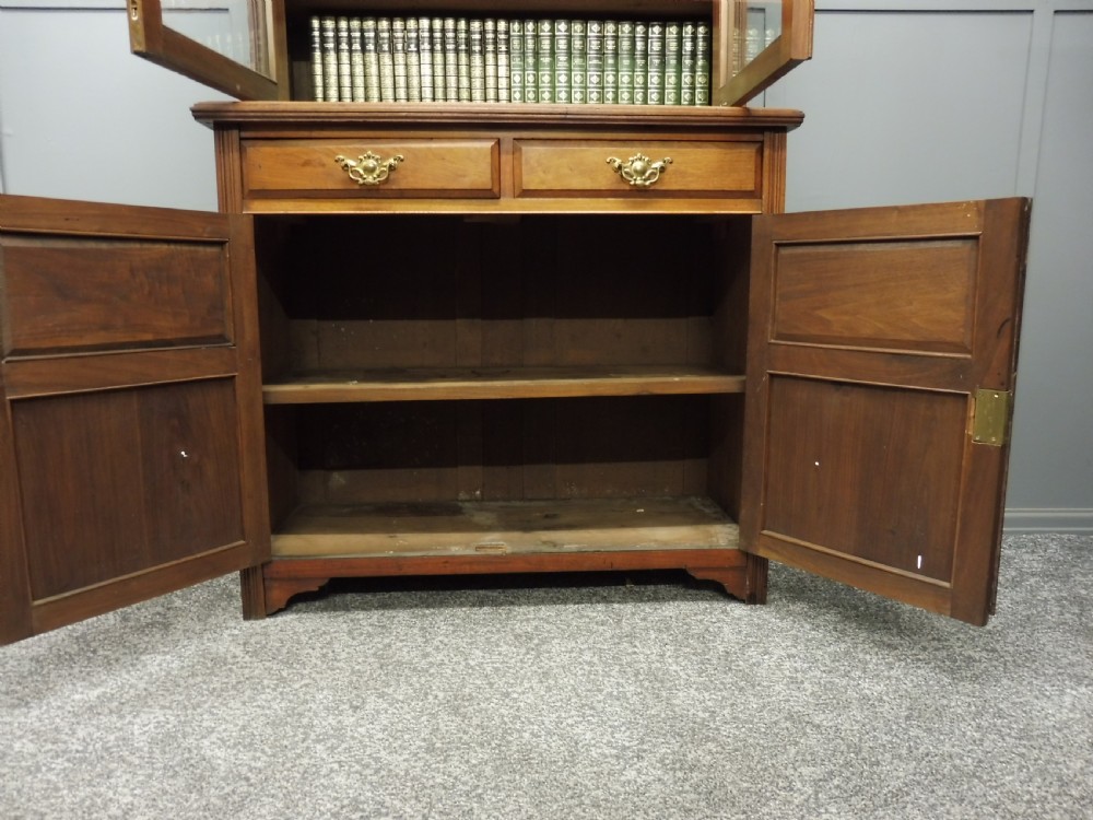 VICTORIAN WALNUT CABINET BOOKCASE View VIII