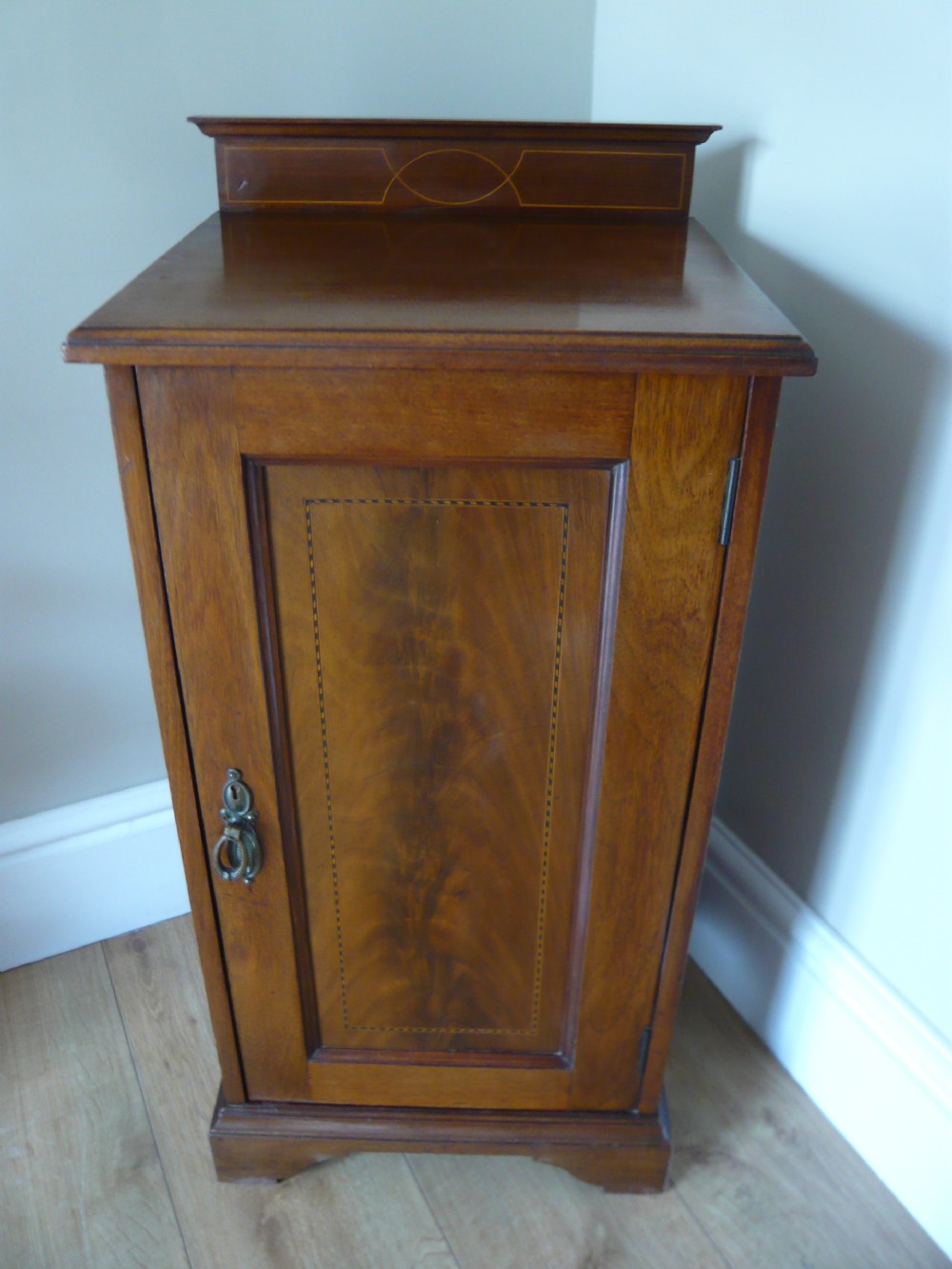 Edwardian Mahogany bedside cabinet 
