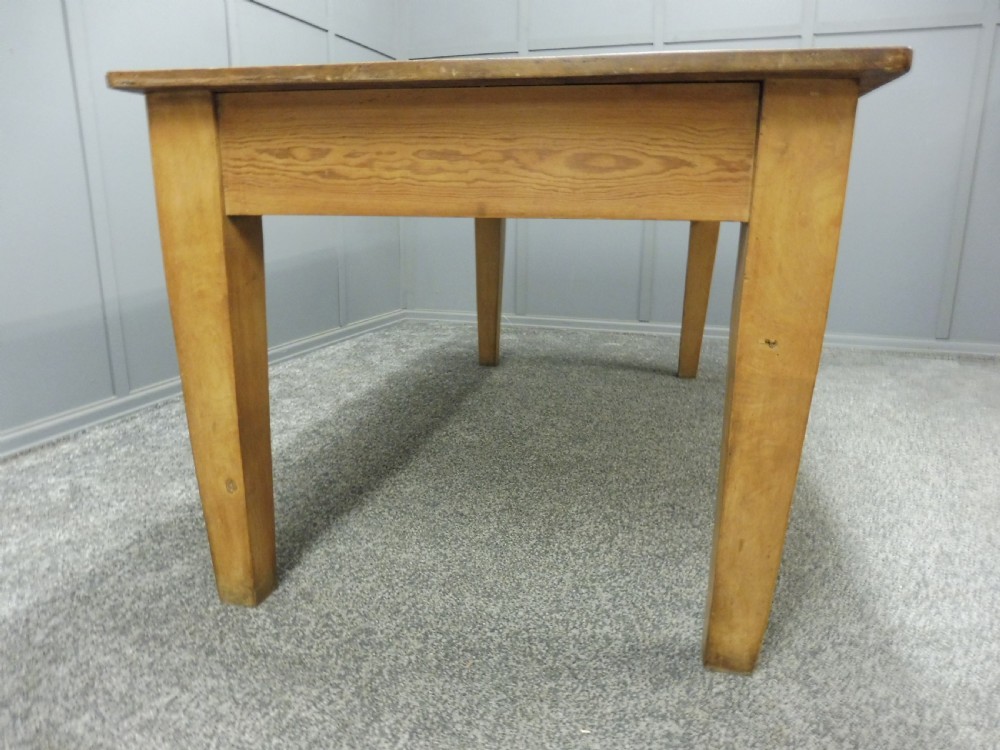 SOLID PINE FARMHOUSE TABLE CIRCA 1900 View V