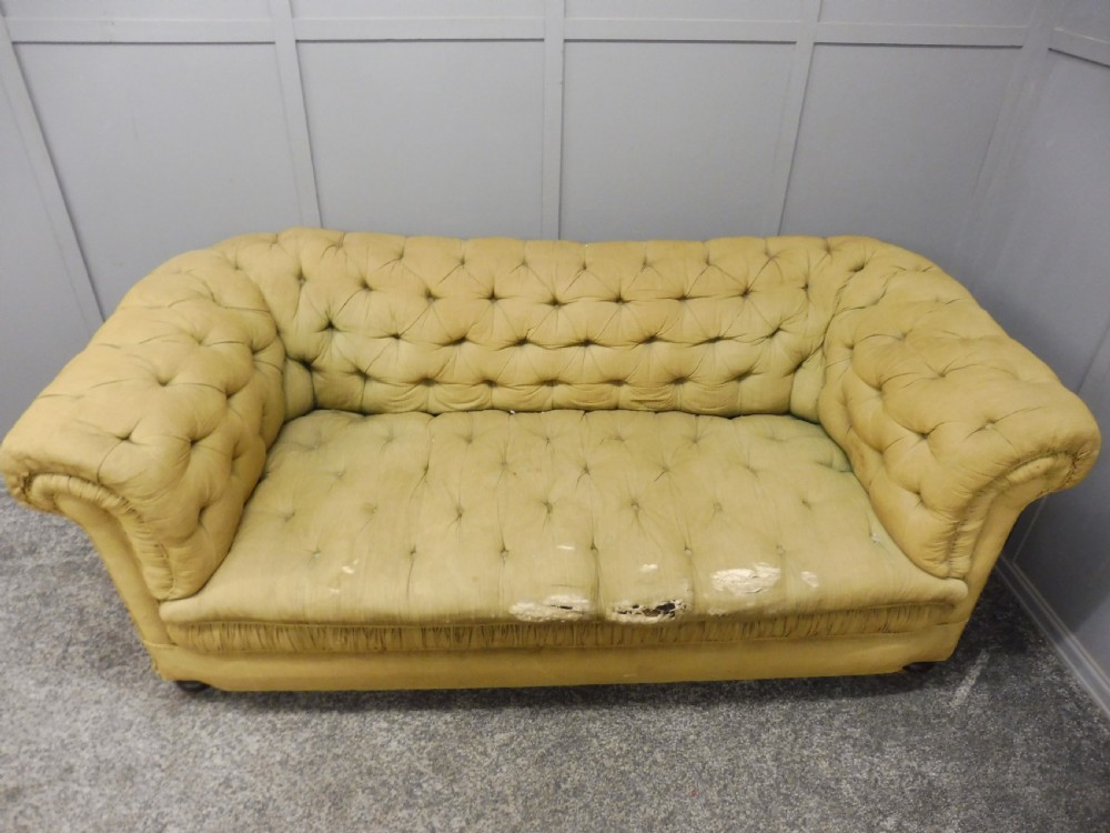 VERY COMFORTABLE LATE VICTORIAN CHESTERFIELD SOFA View VI