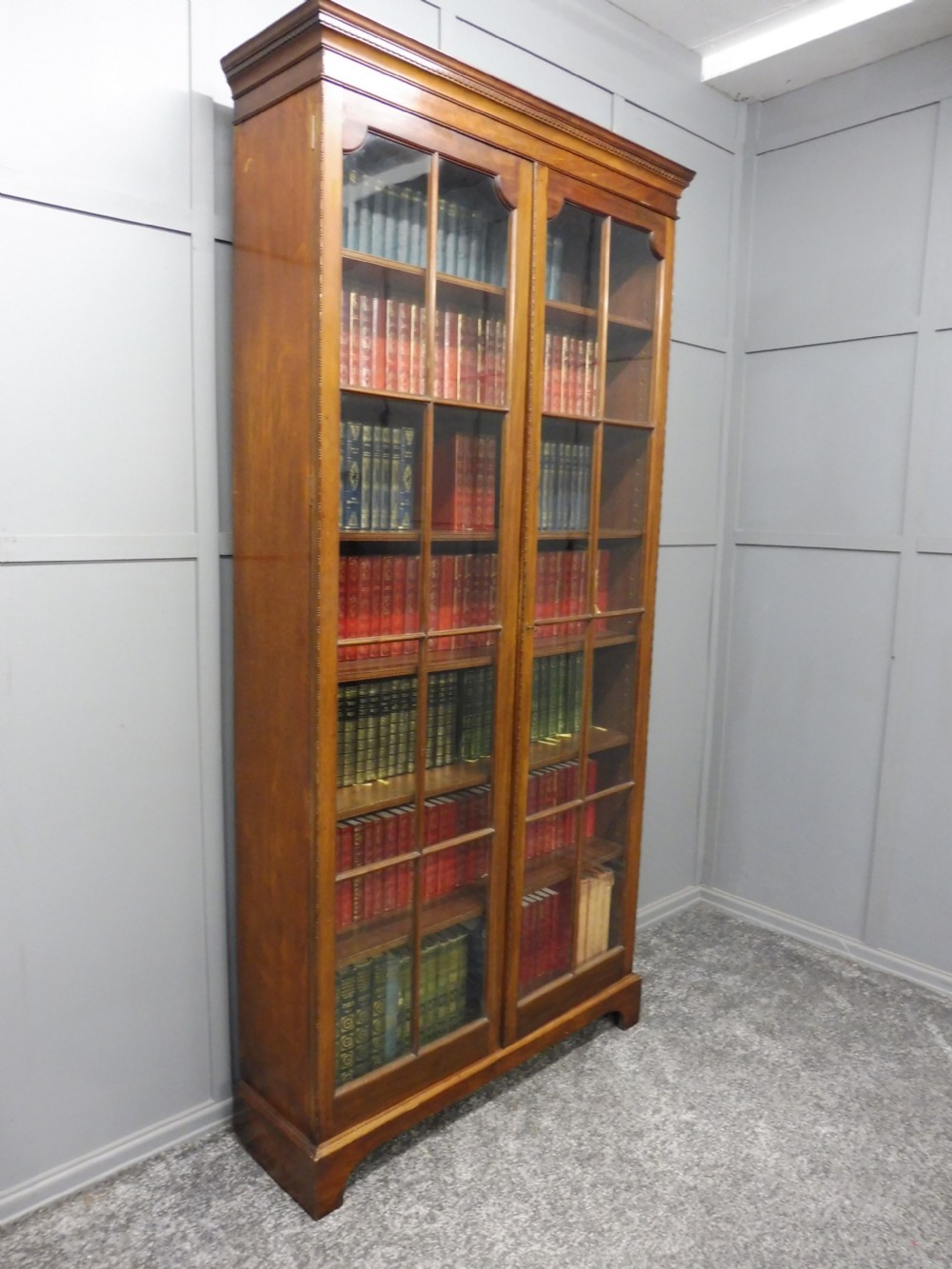 GOOD EDWARDIAN MAHOGANY TALL SLIM BOOKCASE