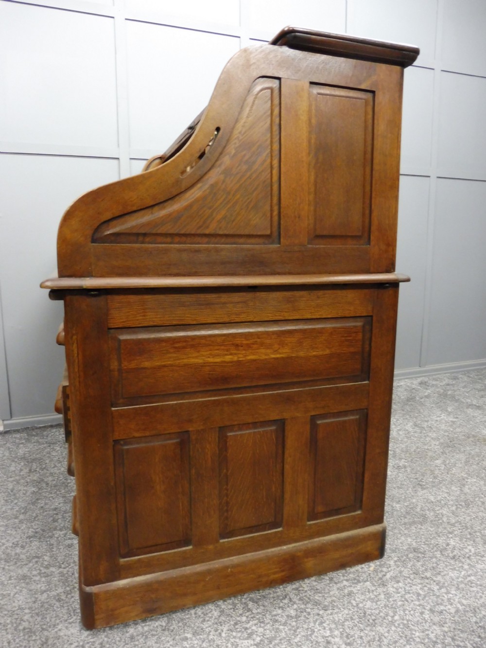EDWARDIAN OAK ROLL TOP DESK View IX