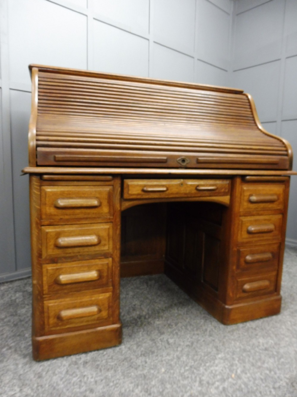 EDWARDIAN OAK ROLL TOP DESK View XI