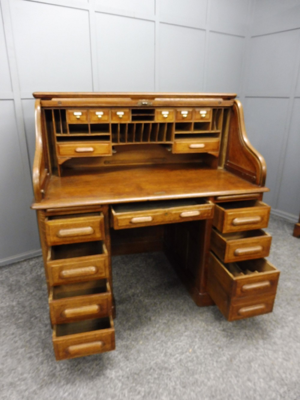 EDWARDIAN OAK ROLL TOP DESK View XIII