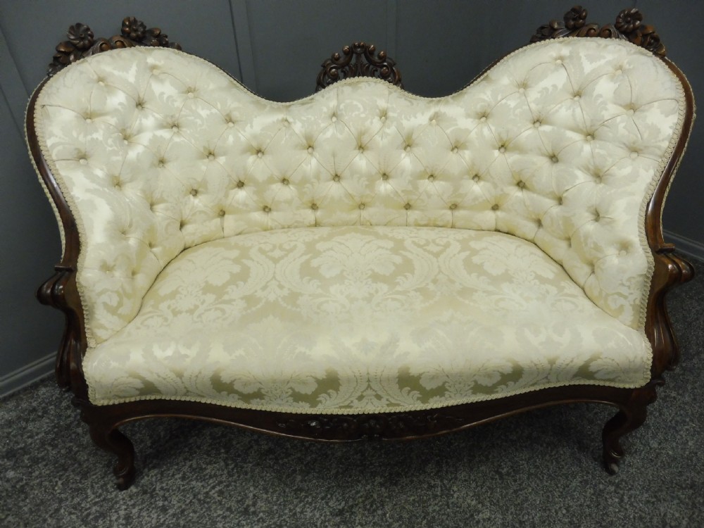 SMALL VICTORIAN ROSEWOOD SHOWFRAME SOFA   View IV
