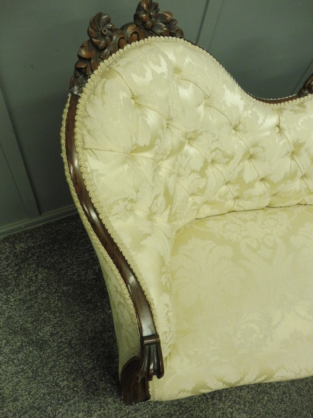 SMALL VICTORIAN ROSEWOOD SHOWFRAME SOFA   View XIII