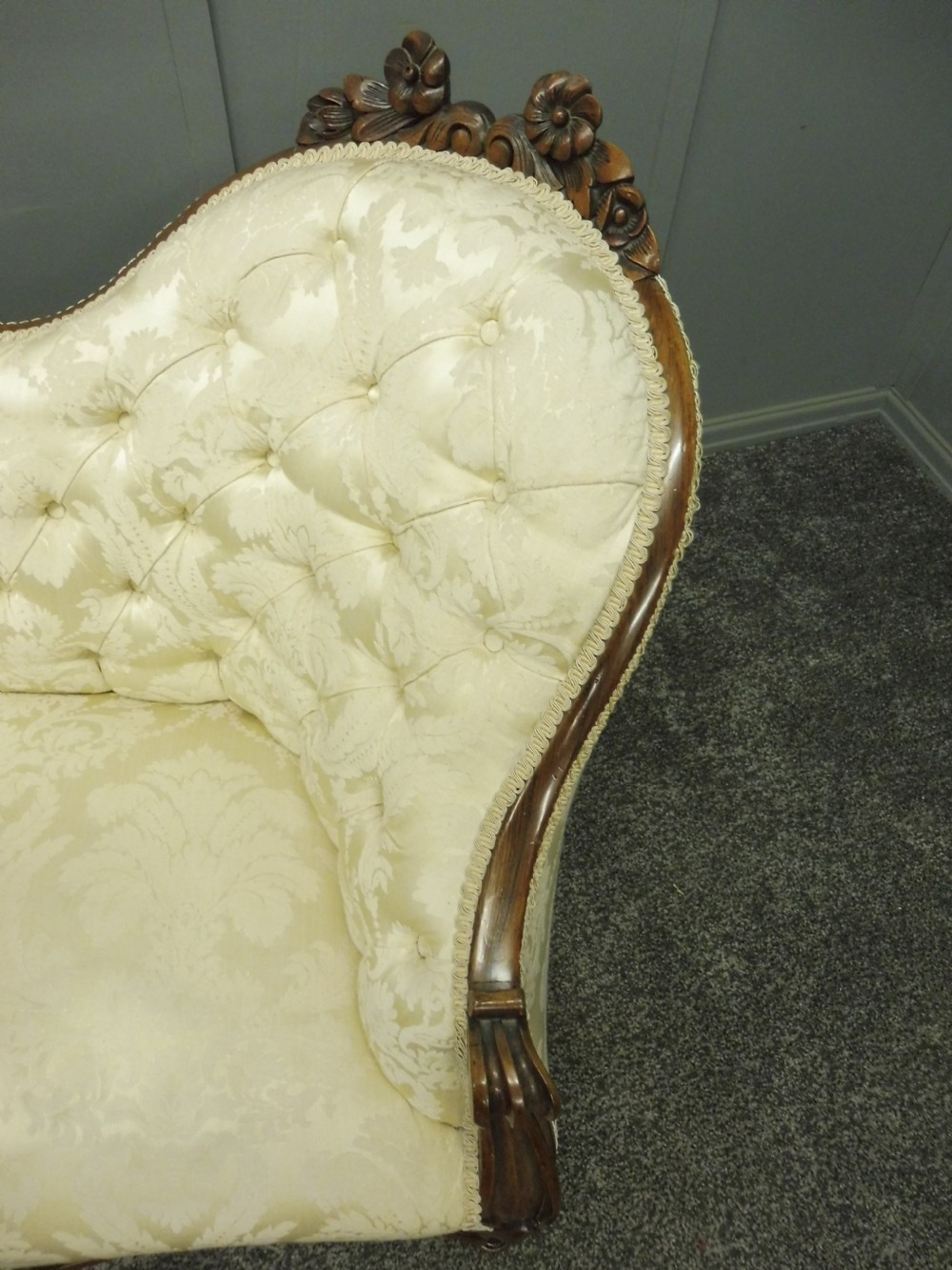 SMALL VICTORIAN ROSEWOOD SHOWFRAME SOFA   View XIV