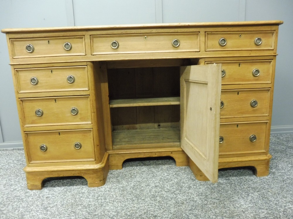 VICTORIAN PINE DESK View VIII