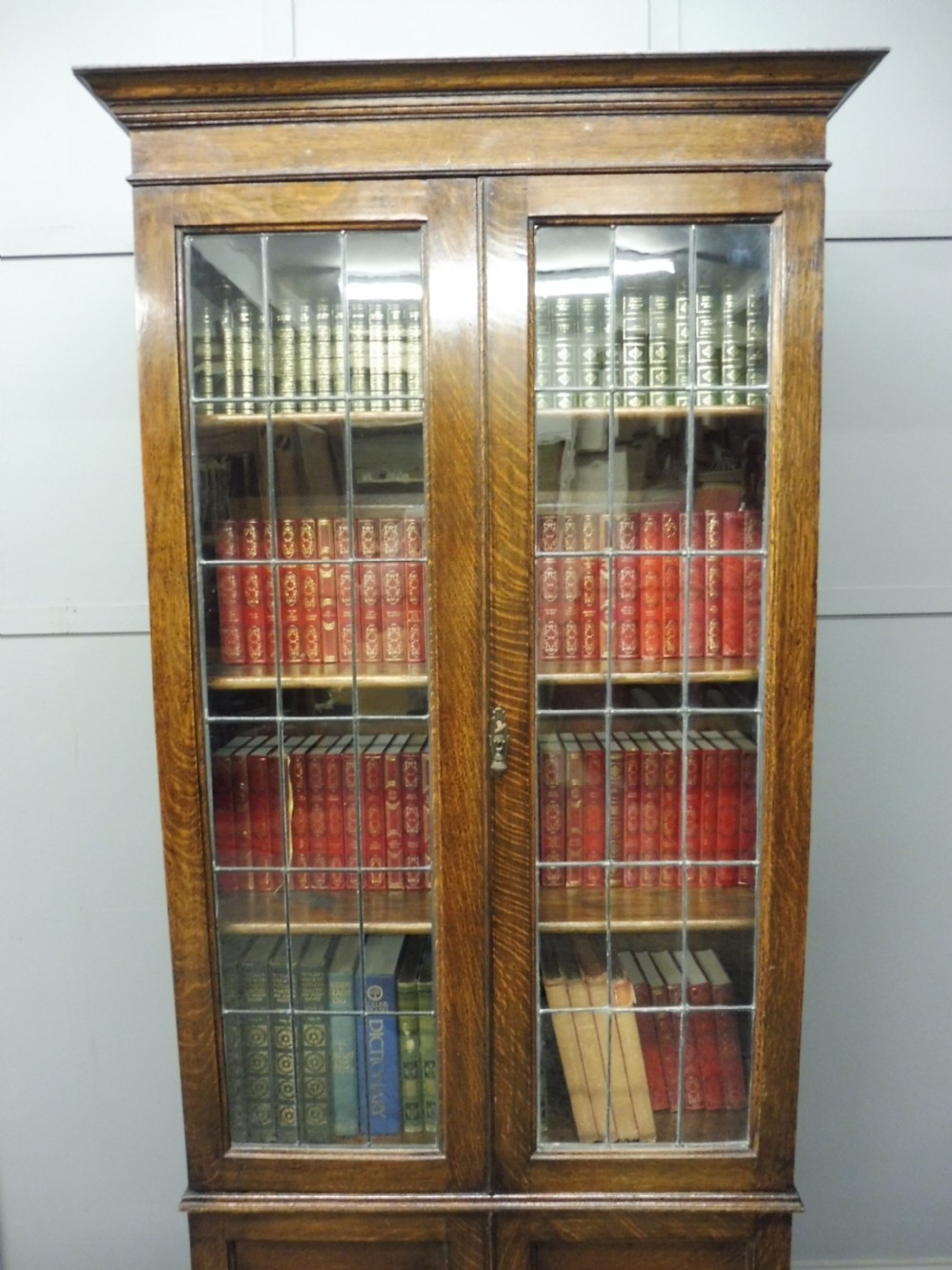 TALL OAK BOOKCASE CIRCA 1920 View V
