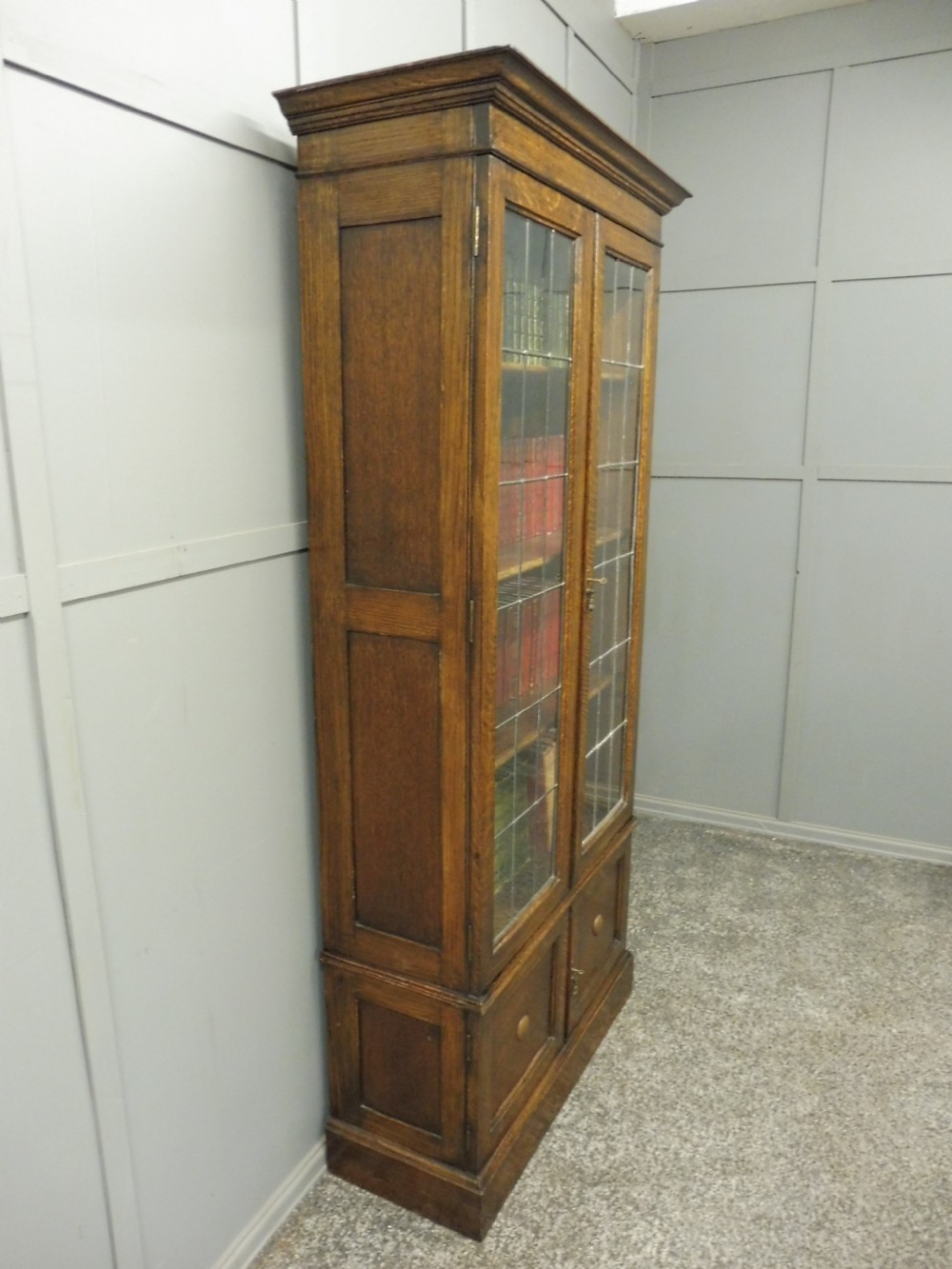 TALL OAK BOOKCASE CIRCA 1920 View VI
