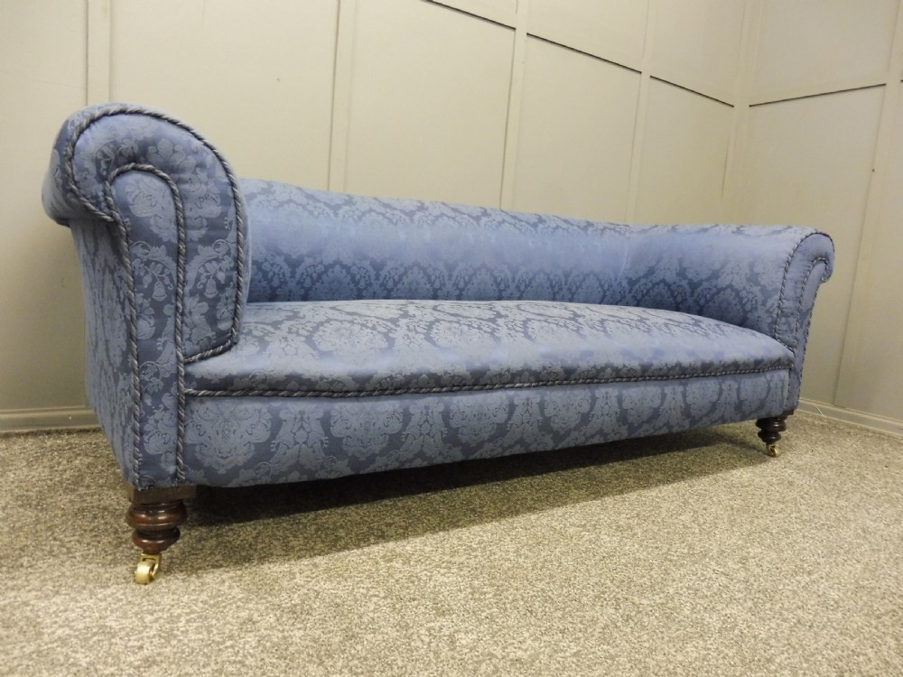 VICTORIAN CHESTERFIELD SOFA CIRCA 1880