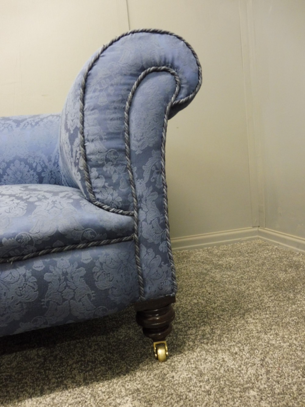 VICTORIAN CHESTERFIELD SOFA CIRCA 1880 View IV