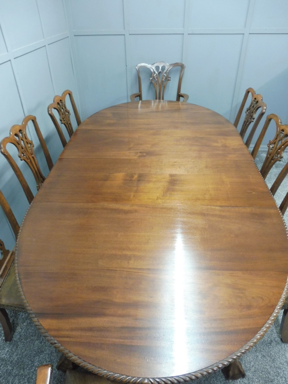 EDWARDIAN DINING TABLE AND 8 CHAIRS WITH BALL AND CLAW FEET CIRCA 1900 View III