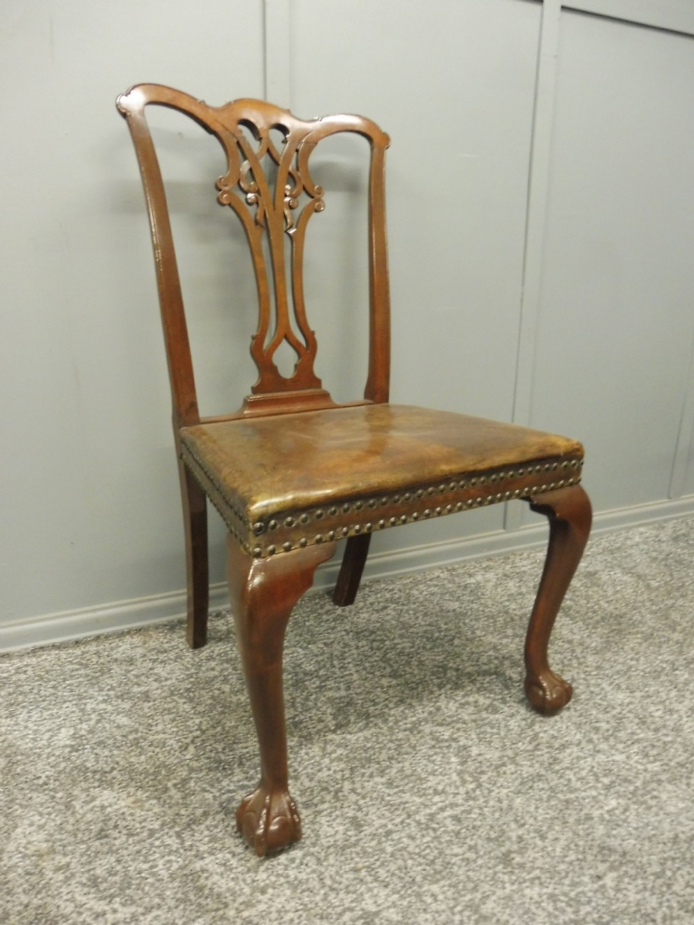 EDWARDIAN DINING TABLE AND 8 CHAIRS WITH BALL AND CLAW FEET CIRCA 1900 View XV