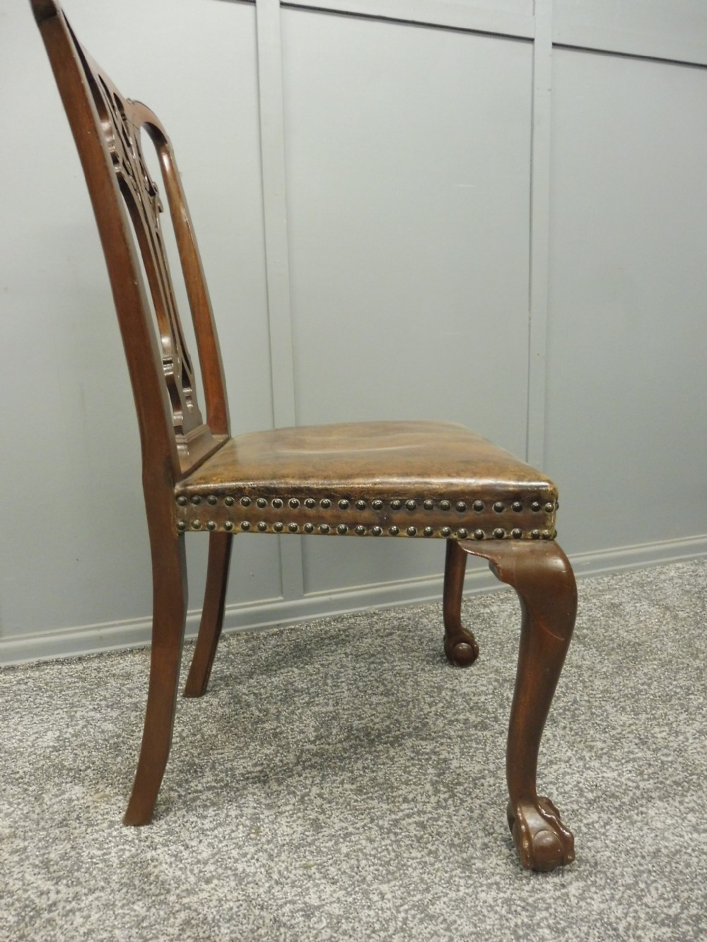 EDWARDIAN DINING TABLE AND 8 CHAIRS WITH BALL AND CLAW FEET CIRCA 1900 View XVI