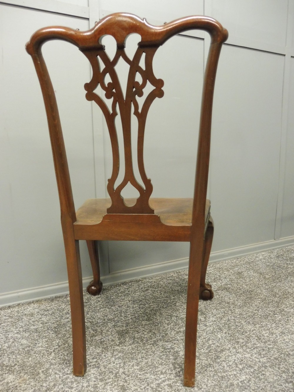 EDWARDIAN DINING TABLE AND 8 CHAIRS WITH BALL AND CLAW FEET CIRCA 1900 View XVII