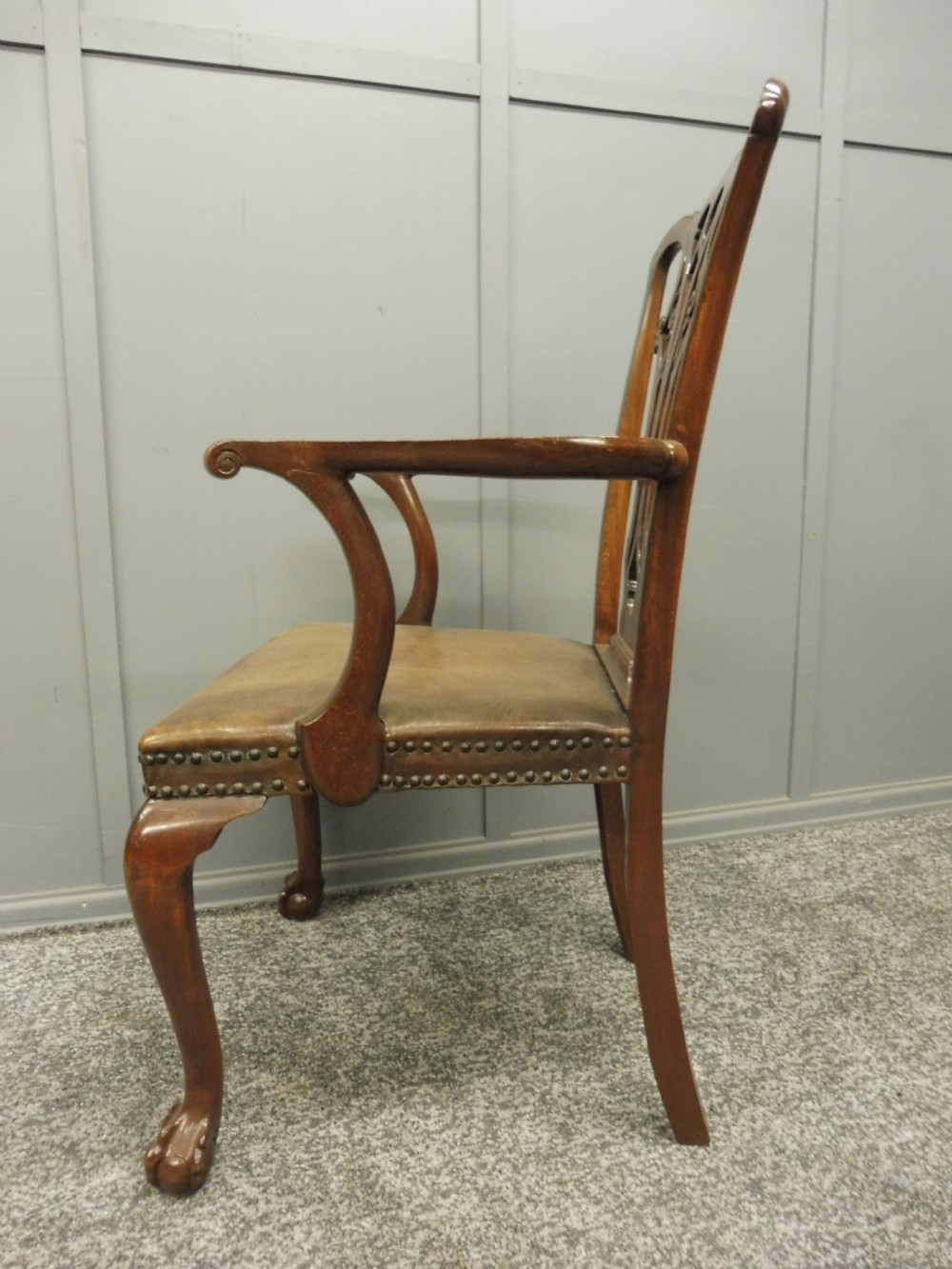 EDWARDIAN DINING TABLE AND 8 CHAIRS WITH BALL AND CLAW FEET CIRCA 1900 View XXII