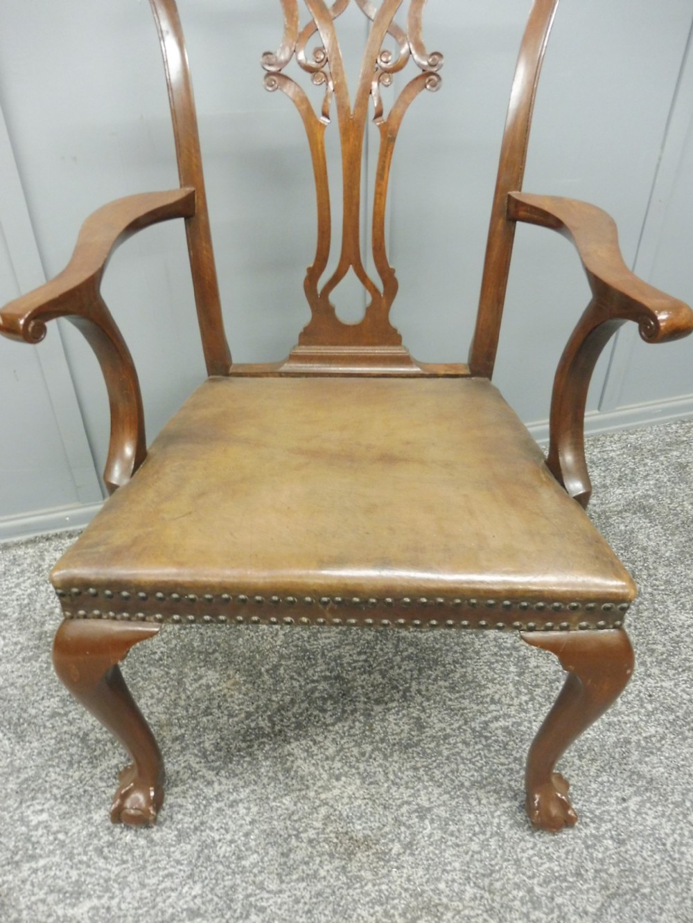 EDWARDIAN DINING TABLE AND 8 CHAIRS WITH BALL AND CLAW FEET CIRCA 1900 View XXIII