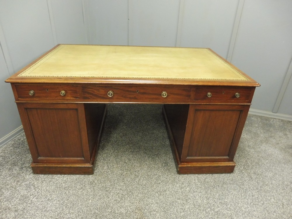 VICTORIAN MAHOGANY PARTNERS DESK View VI