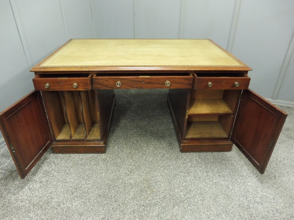 VICTORIAN MAHOGANY PARTNERS DESK View VII