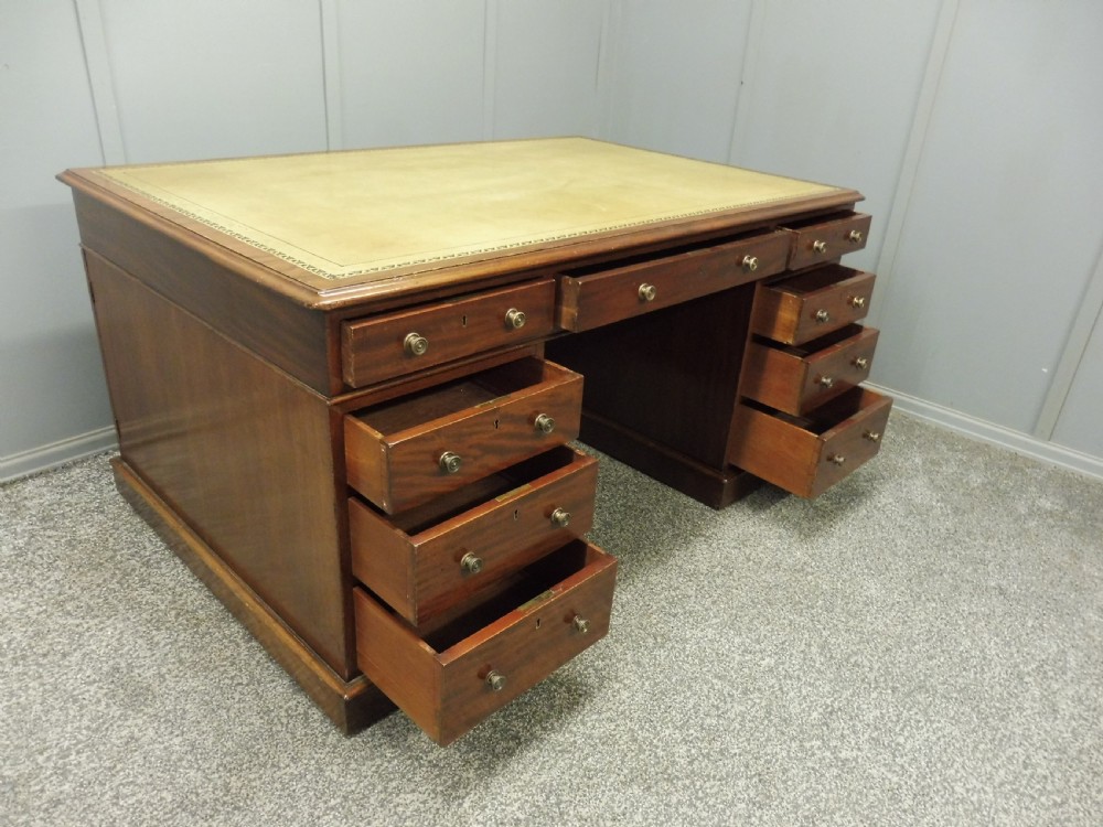 VICTORIAN MAHOGANY PARTNERS DESK View IX