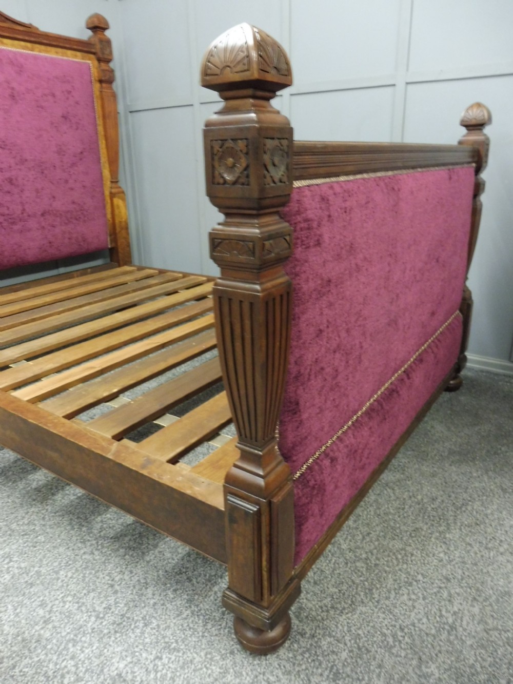 Superior Victorian WYLIE & LOCHHEAD King Size Bed Burr Walnut  View X