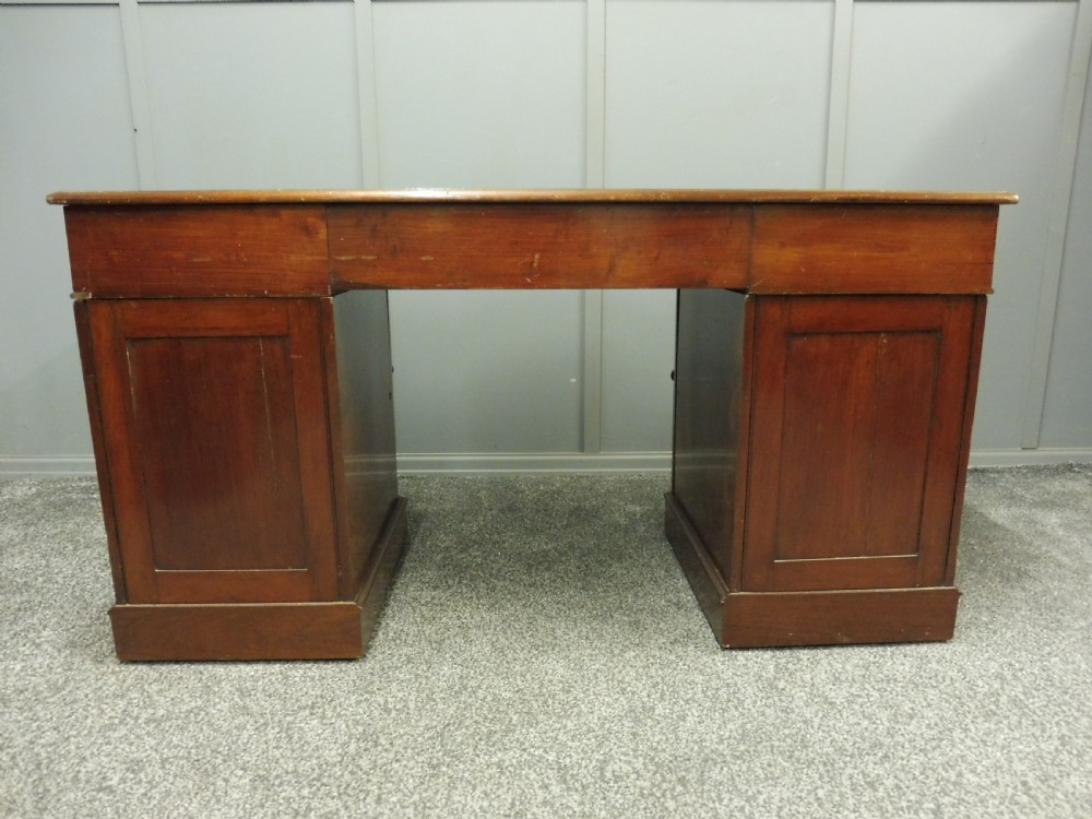 VICTORIAN BURR WALNUT SERPENTINE FRONTED PEDESTAL DESK View XIV