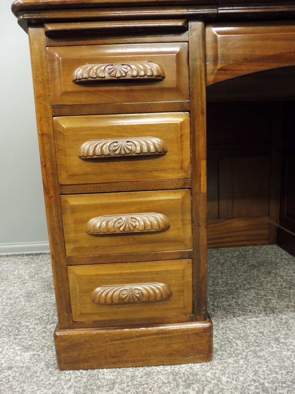 EDWARDIAN MAHOGANY ROLL TOP DESK View VII