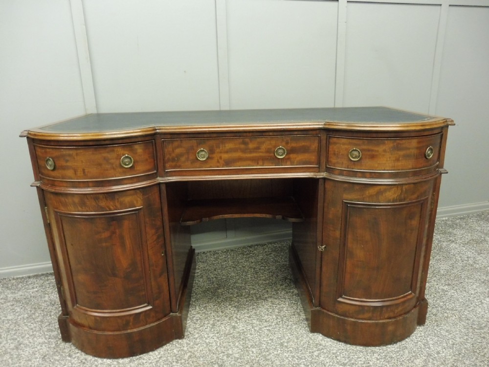 EDWARDIAN MAHOGANY DESK CIRCA 1900-1910