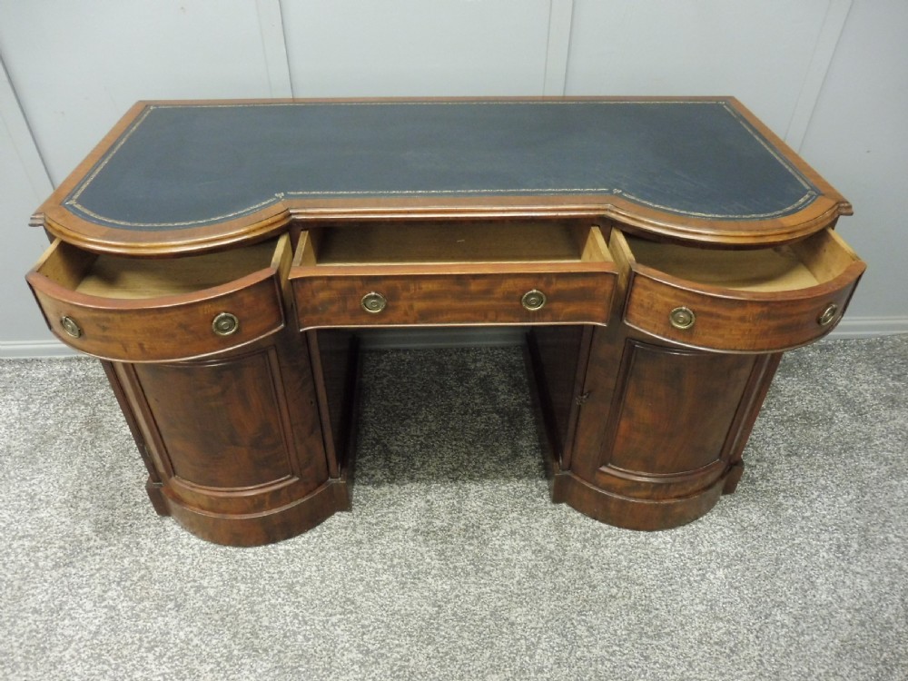 EDWARDIAN MAHOGANY DESK CIRCA 1900-1910 View VIII