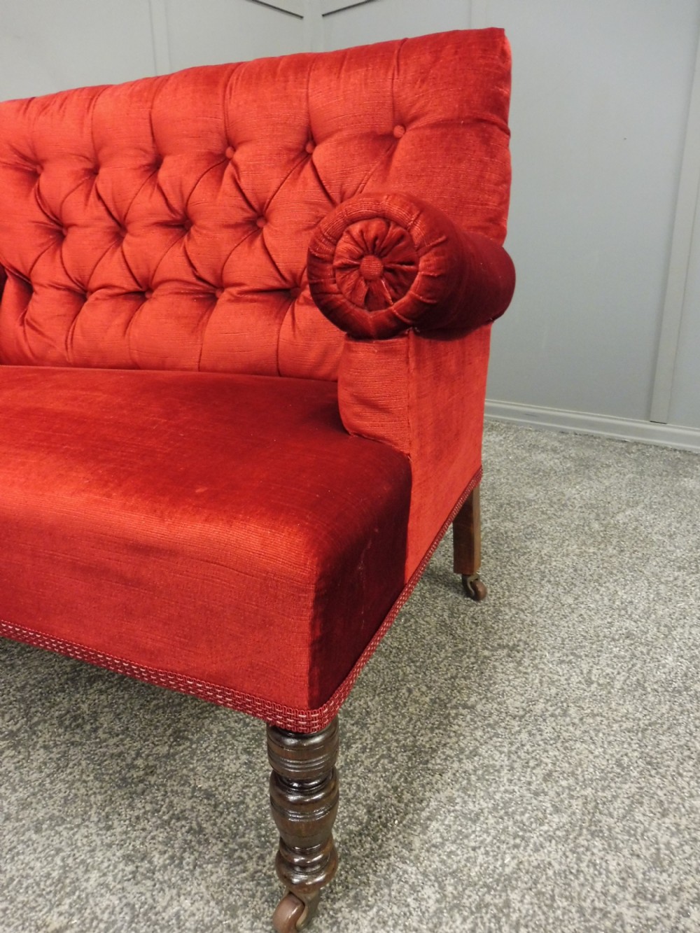 VERY CUTE SMALL VELVET VICTORIAN WINDOW OR BEDROOM SOFA View VIII