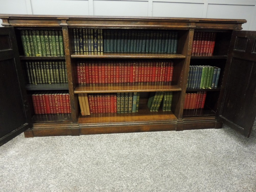 19TH CENTURY CARVED OAK BOOKCASE View X