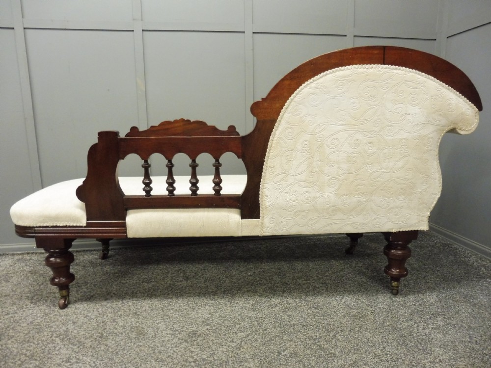 VICTORIAN MAHOGANY CHAISE LONGUE View VII
